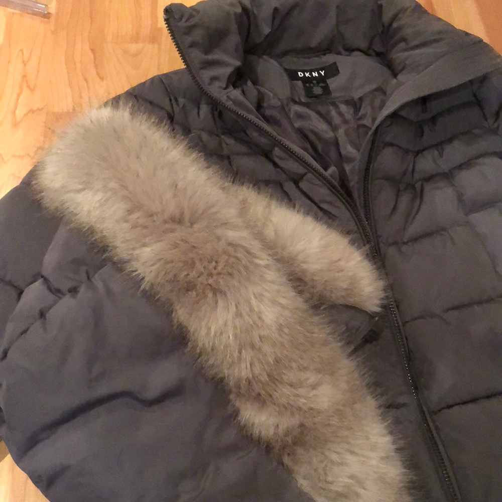 DKNY WINTER JACKET XS detachable hood